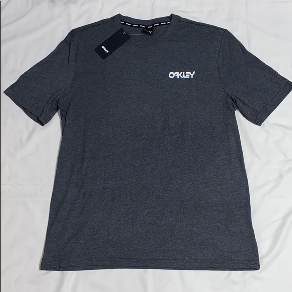 Brand NWT Oakley Mens T-Shirt